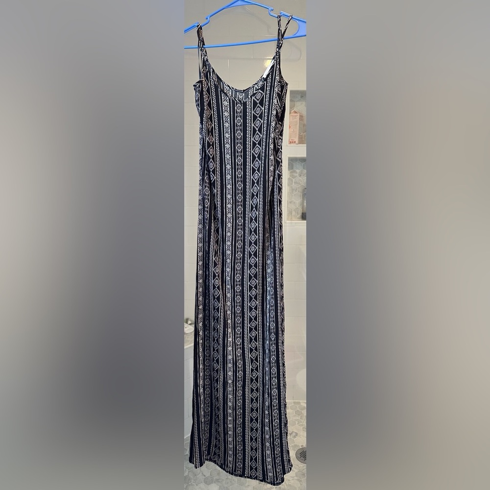 Olive & Oak Black and White Geometric Maxi Dress with slit